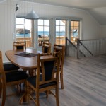 Wohnzimmer mit Meerblick - fantastsicher Ausblick über den Fjord